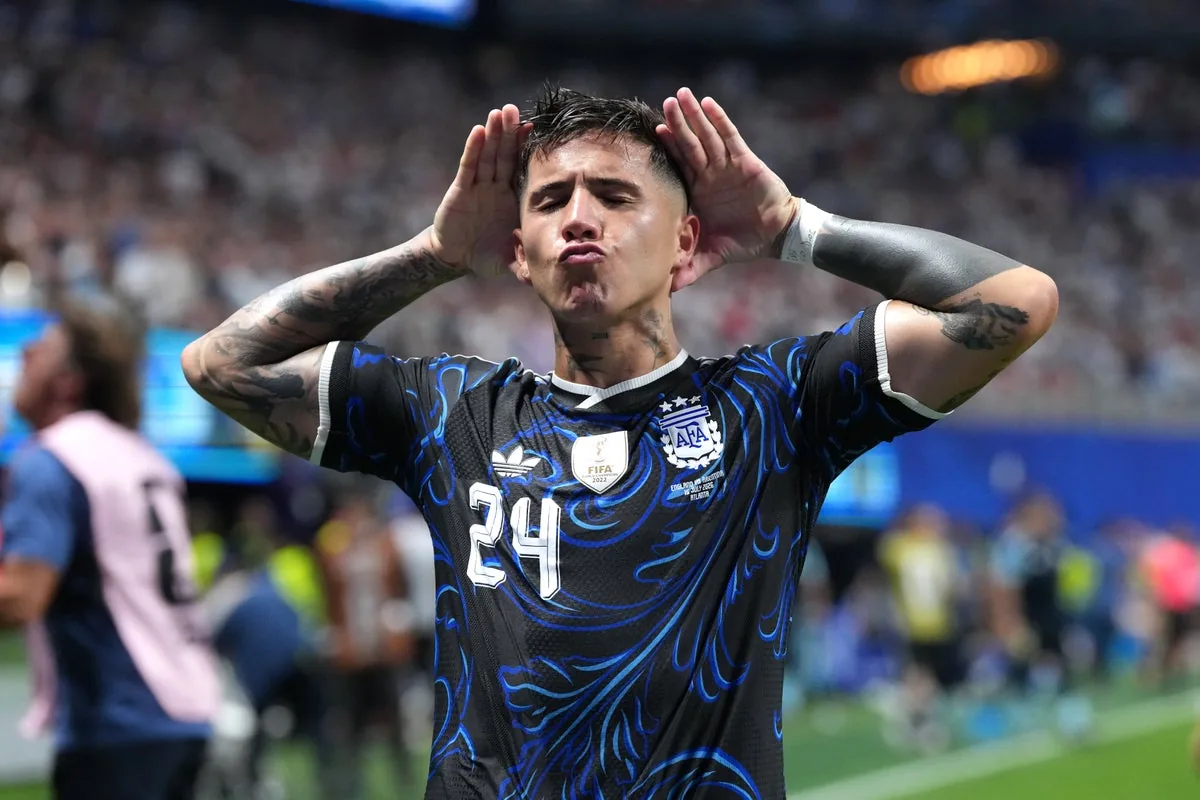 Enzo Fernandez transfer news: Chelsea set Man City deadline to bid for midfielder