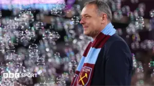 Ludek Miklosko: Ex-West Ham goalkeeper dies aged 64